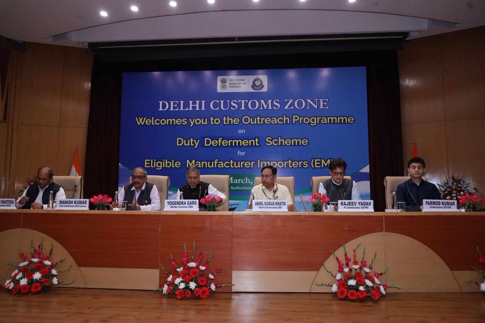 Government officials and industry representatives discussing Duty Deferment Scheme Government officials and industry representatives discussing Duty Deferment Scheme