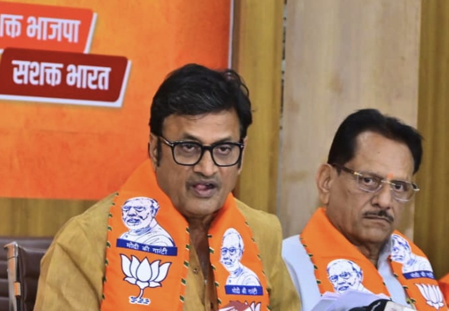 Former Chief Minister Ashok Gehlot and BJP leaders discussing dynastic politics allegations Former Chief Minister Ashok Gehlot and BJP leaders discussing dynastic politics allegations