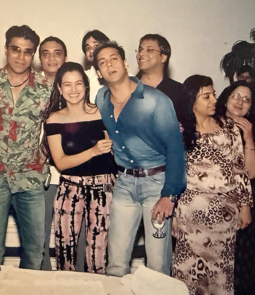 Ameesha Patel and Salman Khan at birthday cake cutting ceremony Ameesha Patel and Salman Khan at birthday cake cutting ceremony