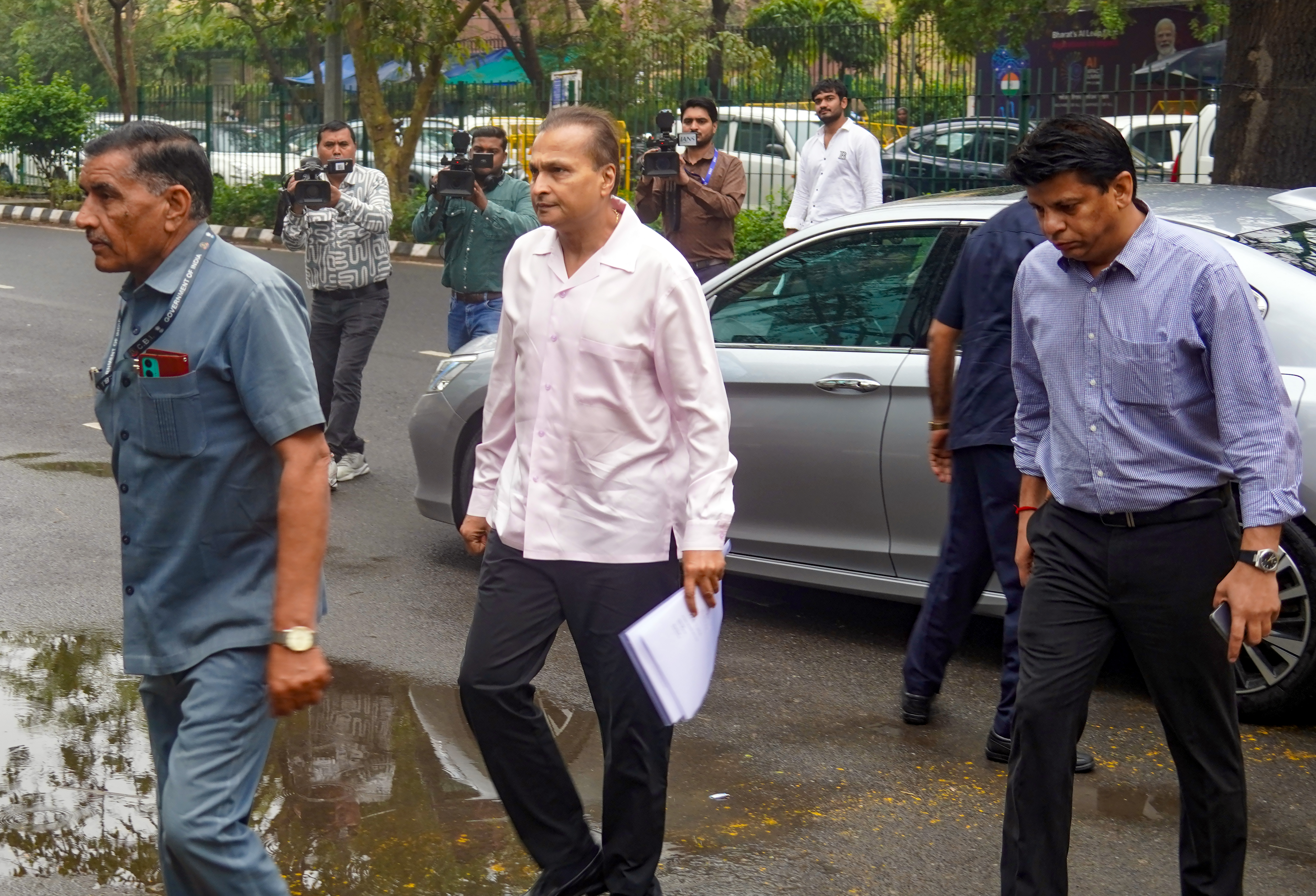 ED arrests Anil Ambani aides Amitabh Jhunjhunwala and Amit Bapna in financial fraud case ED arrests Anil Ambani aides Amitabh Jhunjhunwala and Amit Bapna in financial fraud case