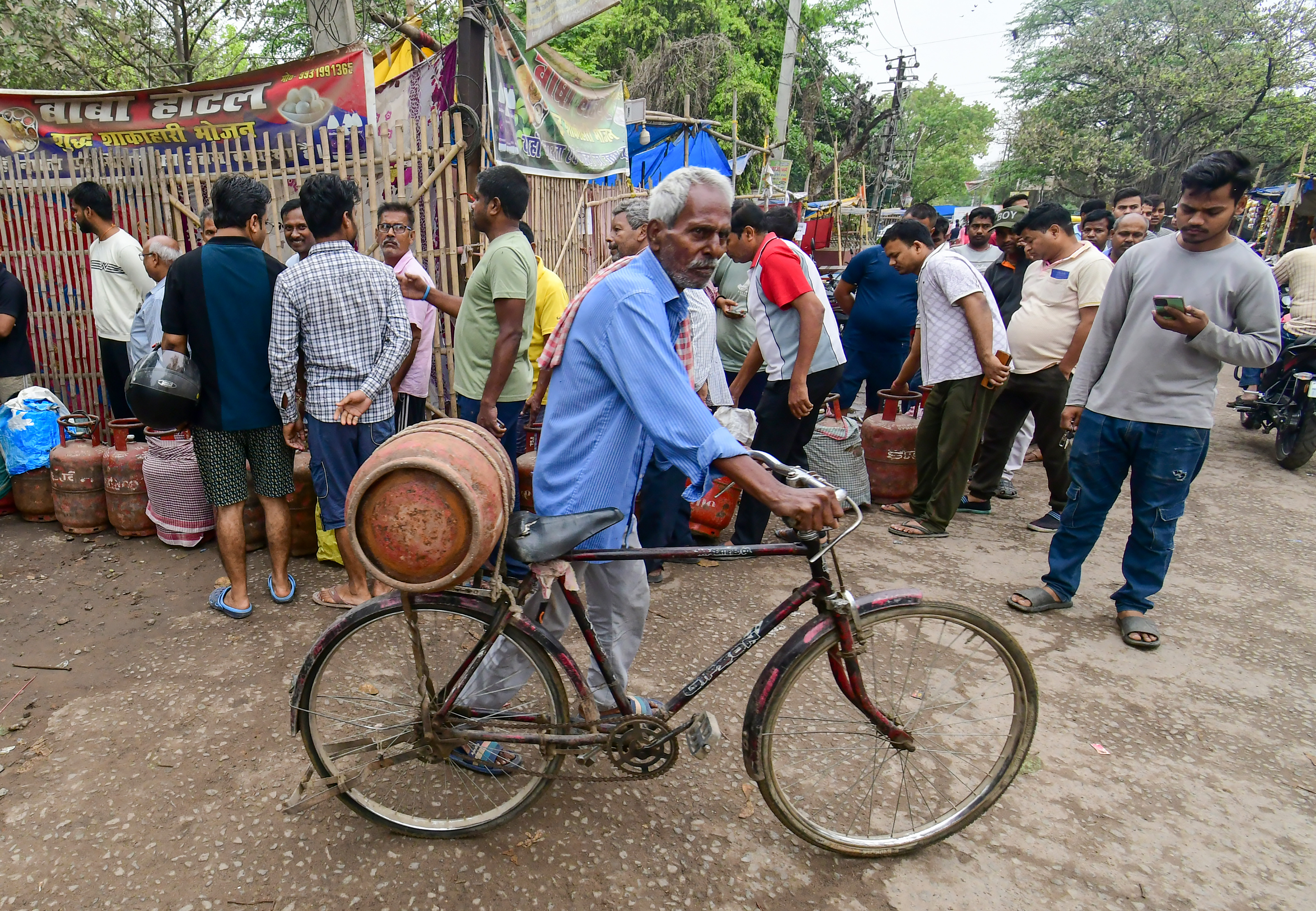 Government ensures LPG supply for priority sectors and petrol pumps Government ensures LPG supply for priority sectors and petrol pumps