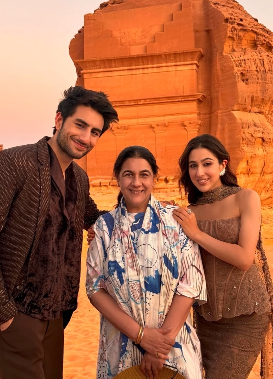 Sara Ali Khan and Palak Tiwari smiling together during their outing Sara Ali Khan and Palak Tiwari smiling together during their outing