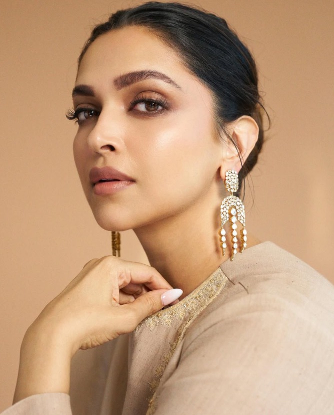 Deepika Padukone at Mumbai concert amid Dhurandhar 2 screening absence controversy Deepika Padukone at Mumbai concert amid Dhurandhar 2 screening absence controversy