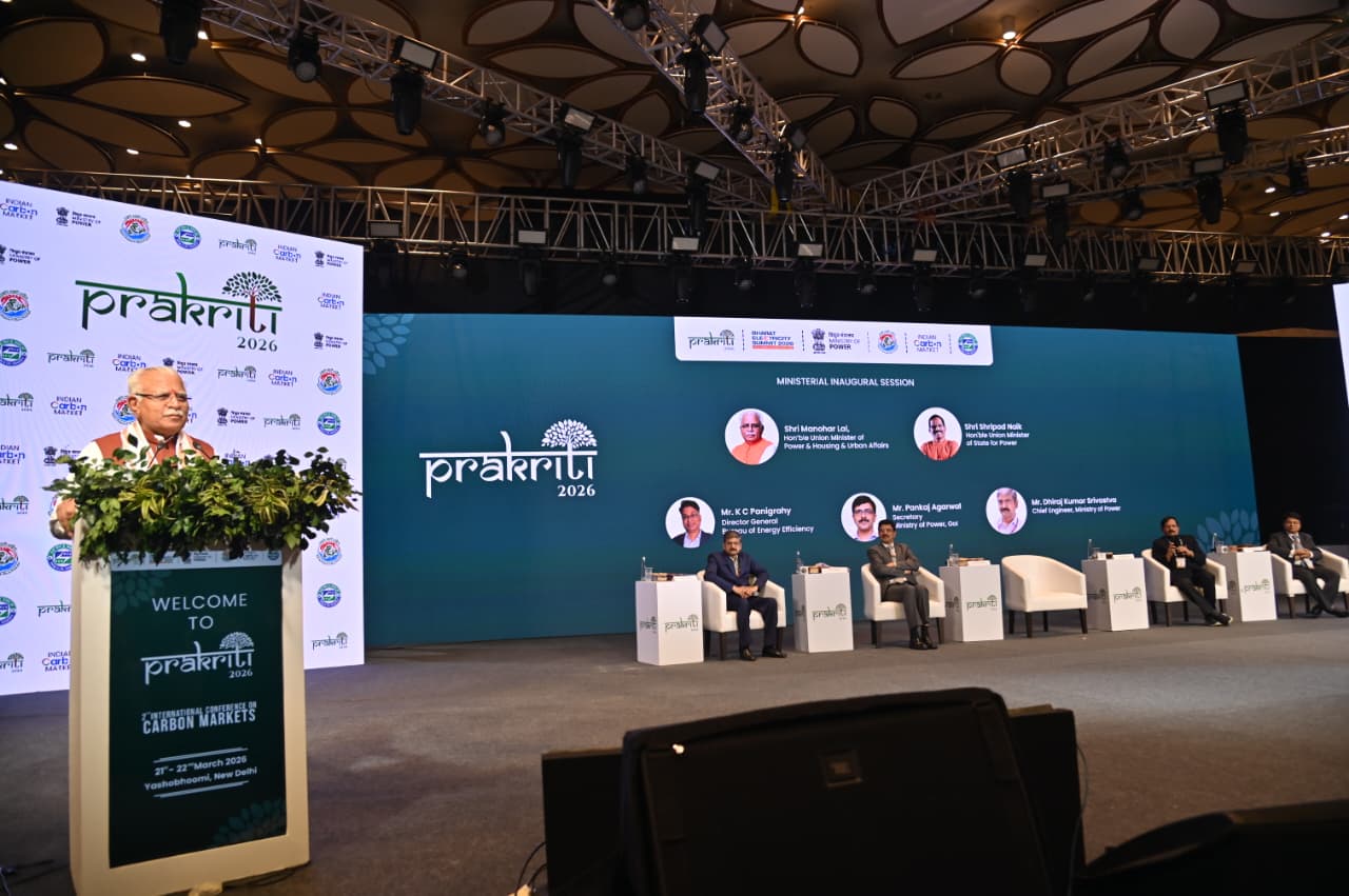 Union Ministers launching the Indian Carbon Market Portal at Prakriti Summit Union Ministers launching the Indian Carbon Market Portal at Prakriti Summit