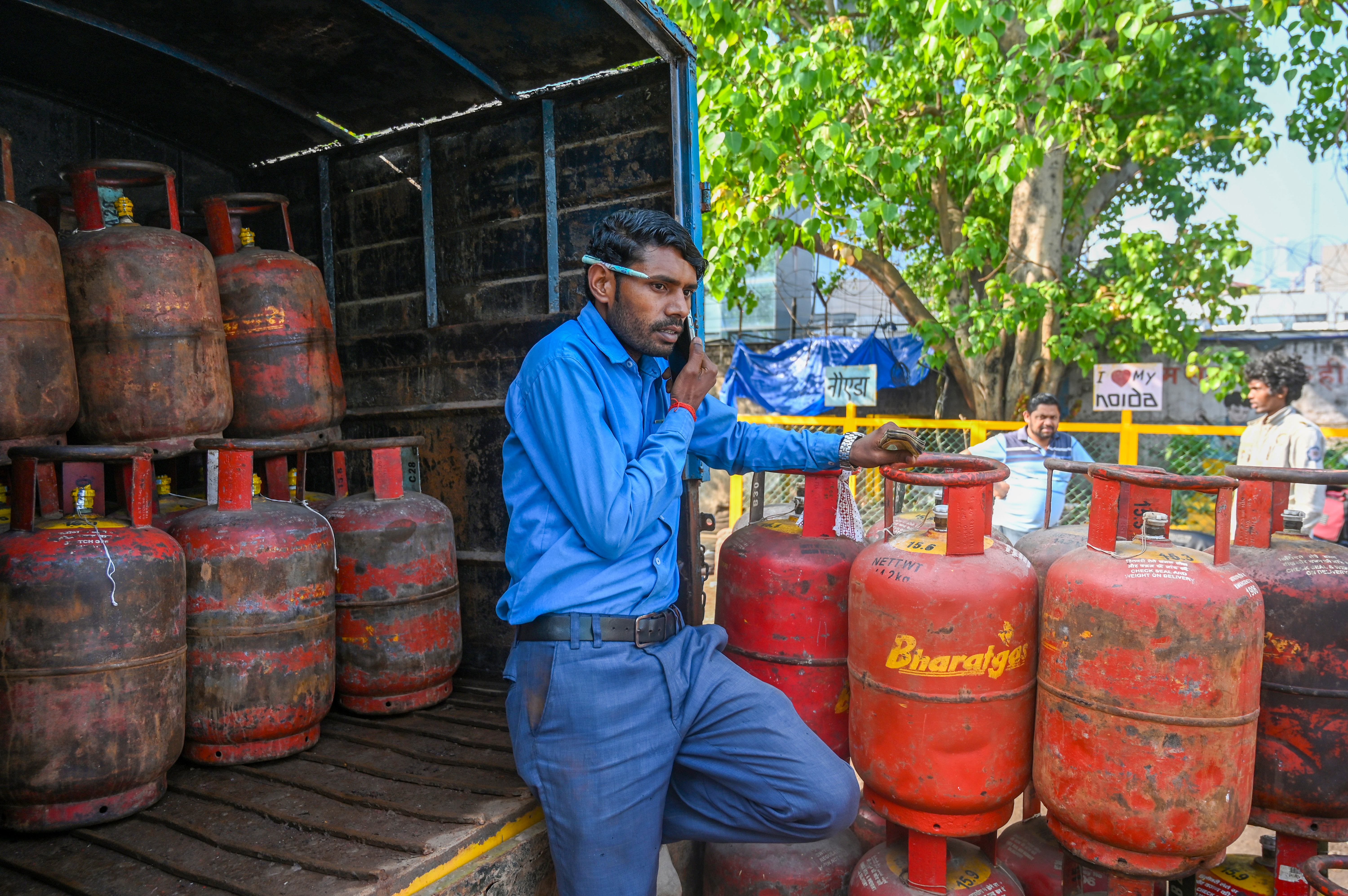 Government officials monitoring domestic LPG supply and distribution infrastructure Government officials monitoring domestic LPG supply and distribution infrastructure
