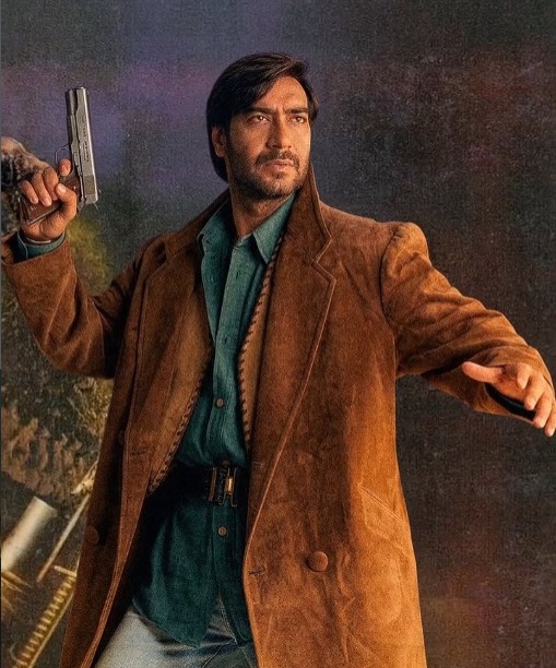 Ajay Devgn 90s trend video screenshot with son Yug Ajay Devgn 90s trend video screenshot with son Yug