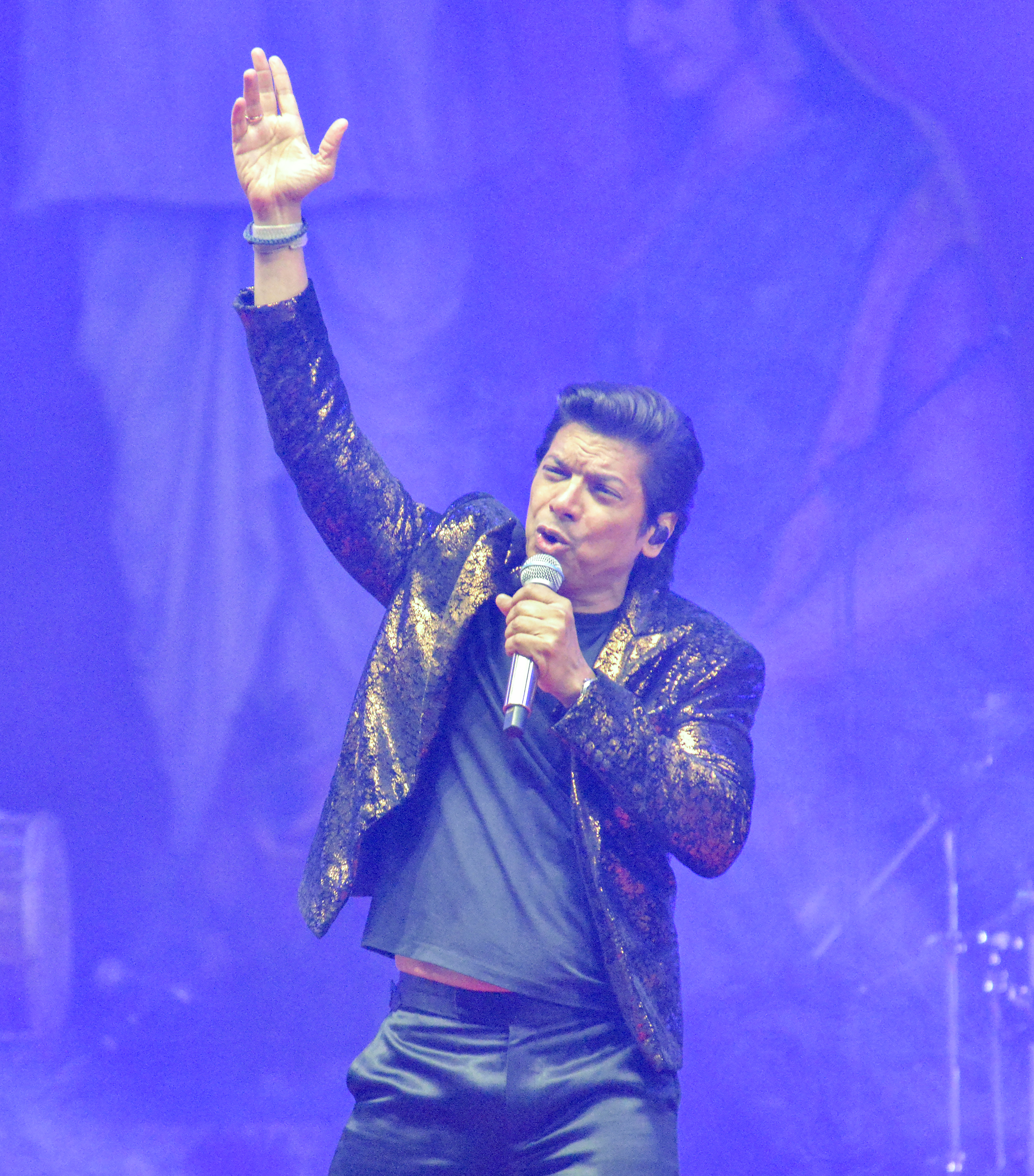 Shaan singing Rimjhim Gire Sawan tribute to R.D. Burman in monsoon weather Shaan singing Rimjhim Gire Sawan tribute to R.D. Burman in monsoon weather