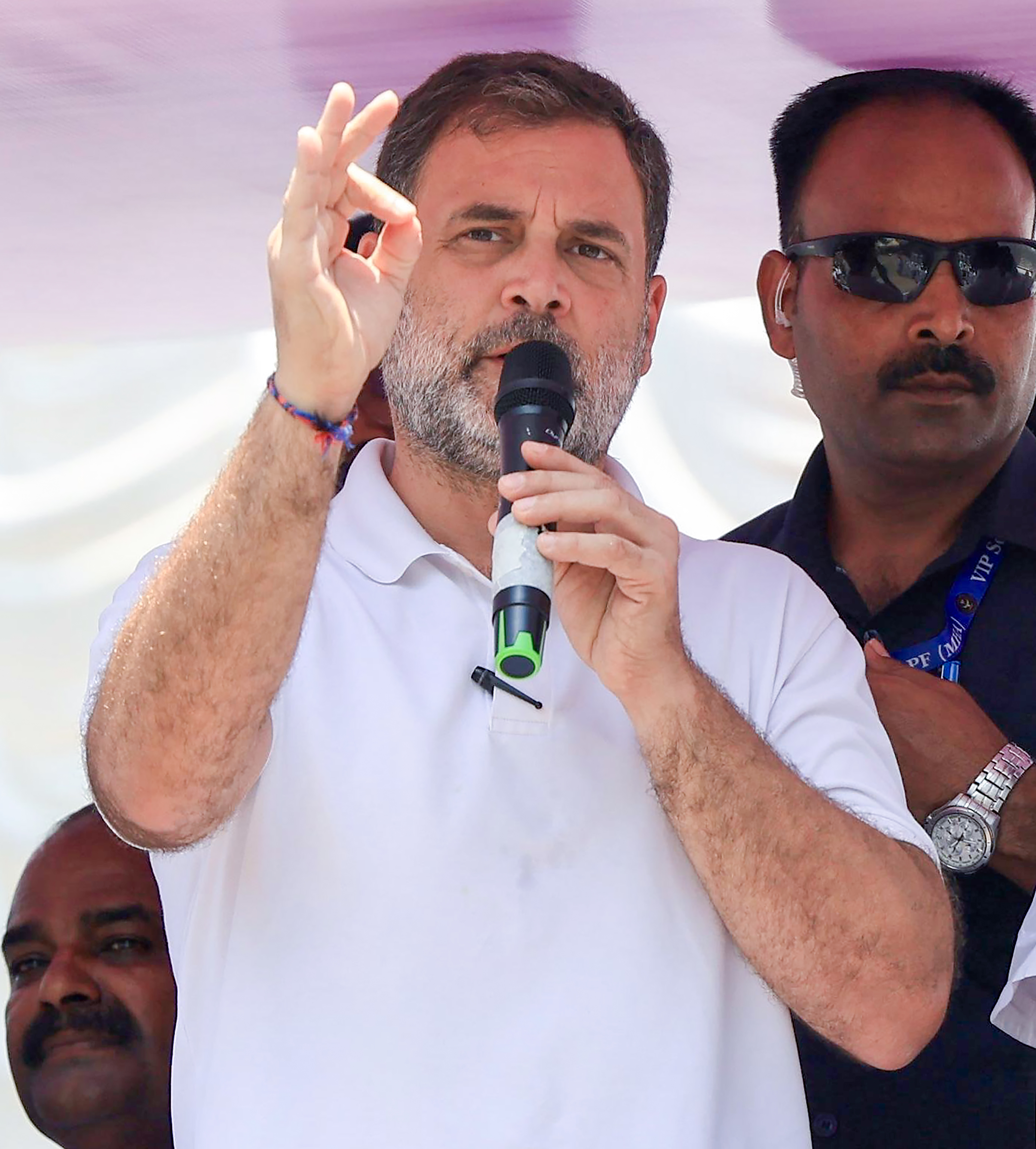 PM Modi and Rahul Gandhi Sabarimala temple issue political debate PM Modi and Rahul Gandhi Sabarimala temple issue political debate