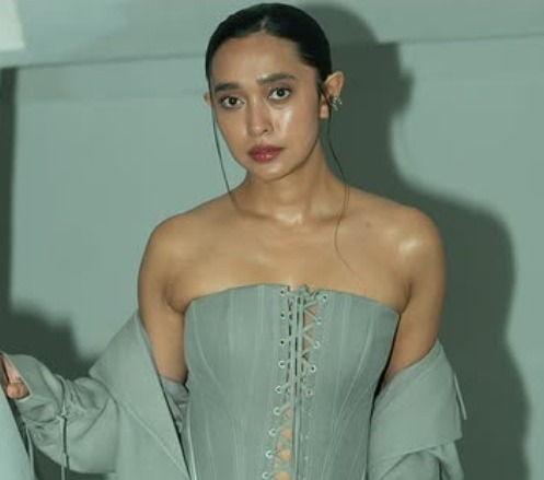 Sayani Gupta discussing her film production journey on set Sayani Gupta discussing her film production journey on set