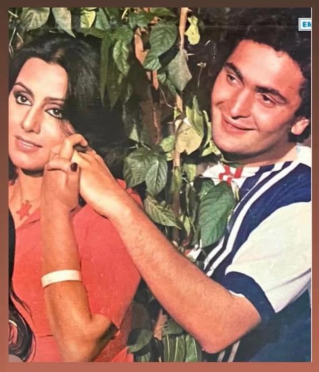 Neetu Kapoor and Rishi Kapoor in Jhoota Kahin Ka 47 year anniversary photo Neetu Kapoor and Rishi Kapoor in Jhoota Kahin Ka 47 year anniversary photo