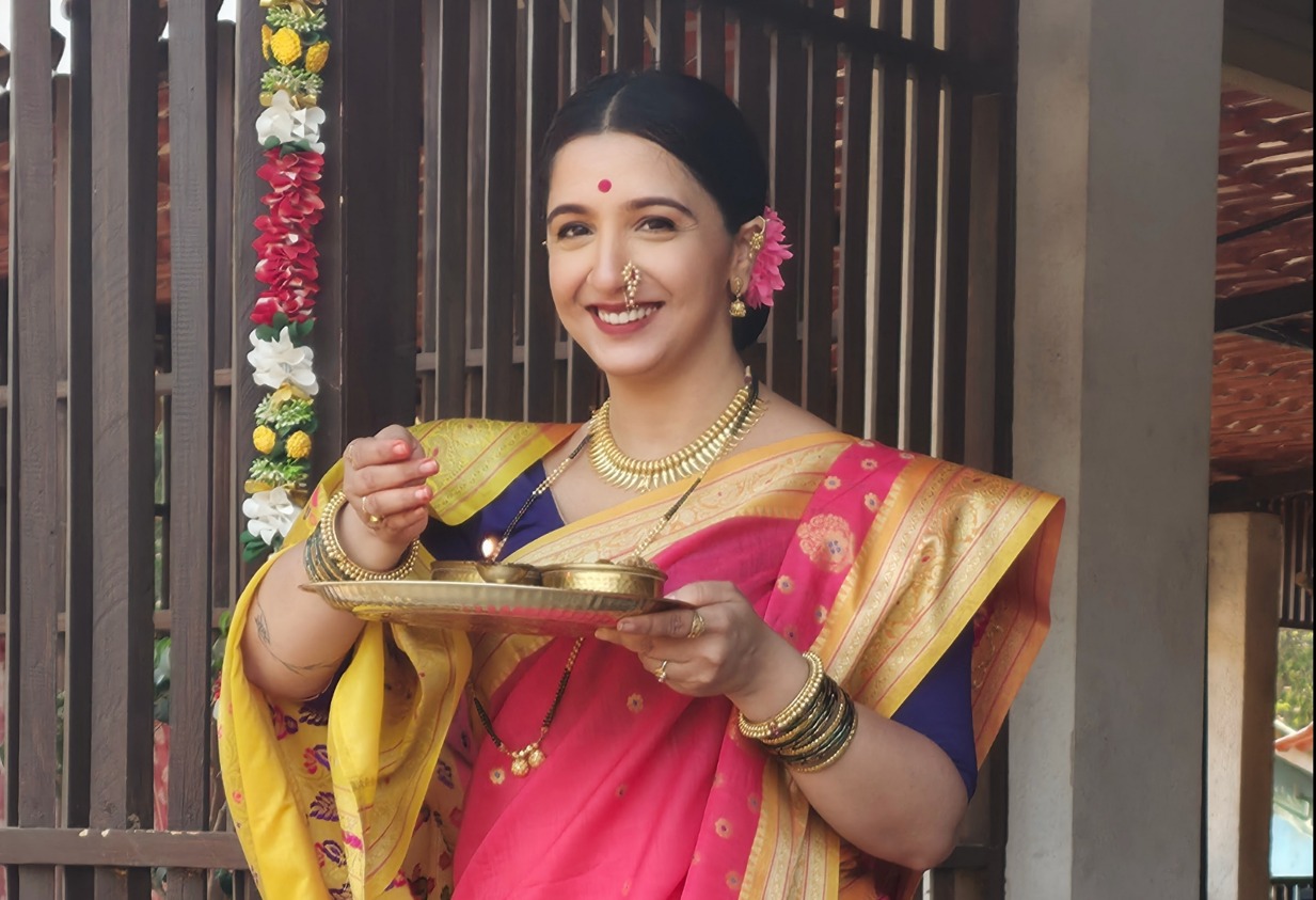 Snehlata Vasaikar in traditional Maharashtrian Nauvari saree for Vashikaranam Snehlata Vasaikar in traditional Maharashtrian Nauvari saree for Vashikaranam