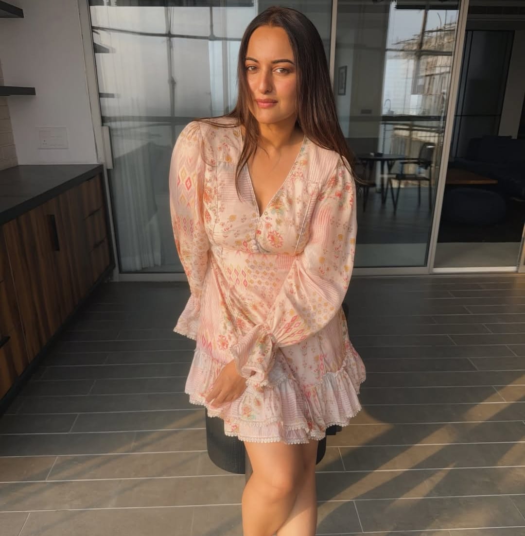 Sonakshi Sinha and husband Zaheer Iqbal enjoying music together Sonakshi Sinha and husband Zaheer Iqbal enjoying music together