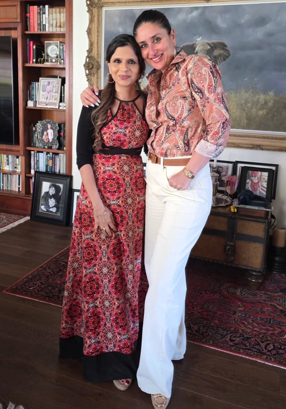 Kareena Kapoor and Saba Pataudi in living room with Taimur and Jeh photos Kareena Kapoor and Saba Pataudi in living room with Taimur and Jeh photos