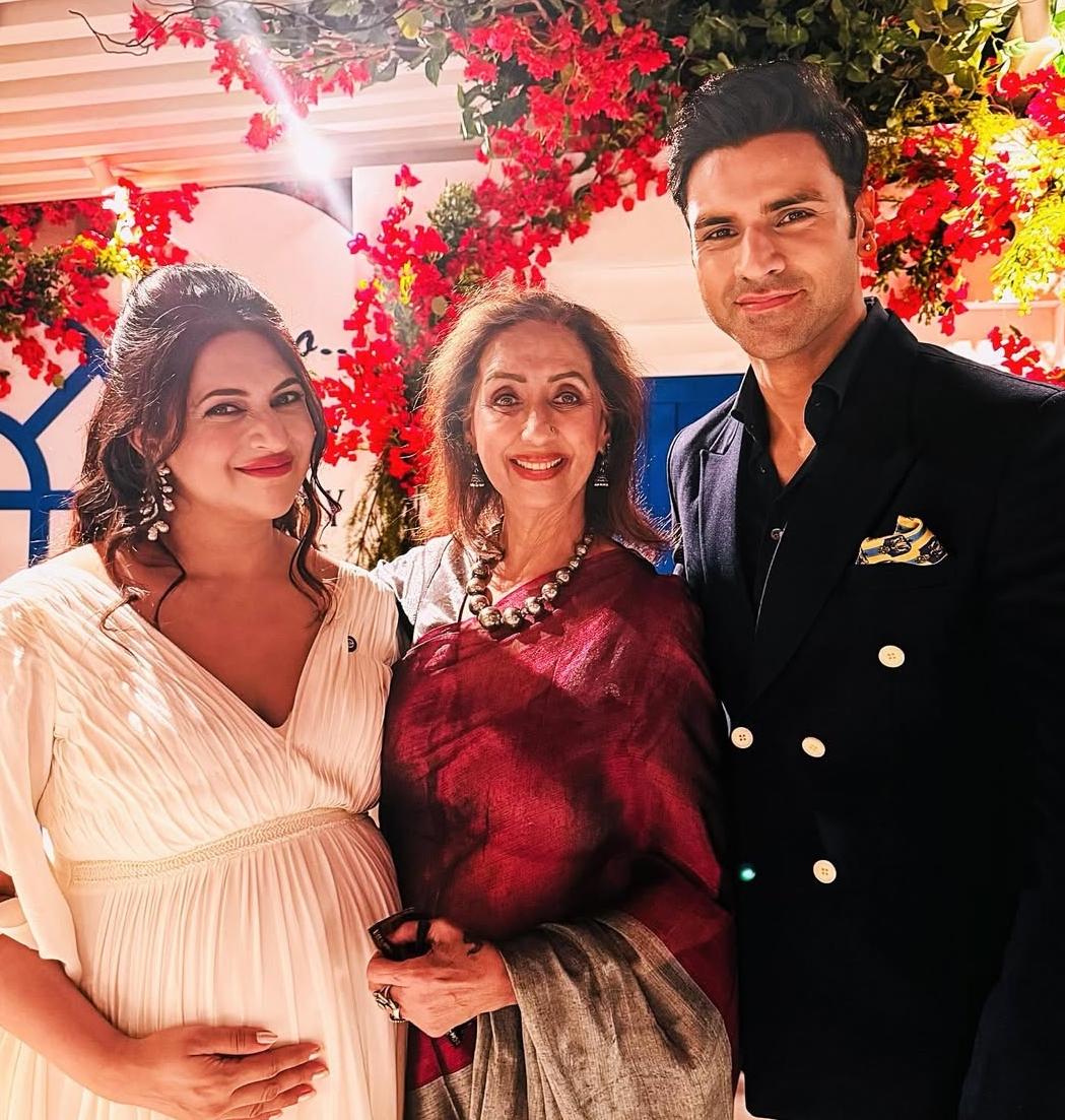 Divyanka Tripathi and Neena Kulkarni pregnancy announcement photo Divyanka Tripathi and Neena Kulkarni pregnancy announcement photo