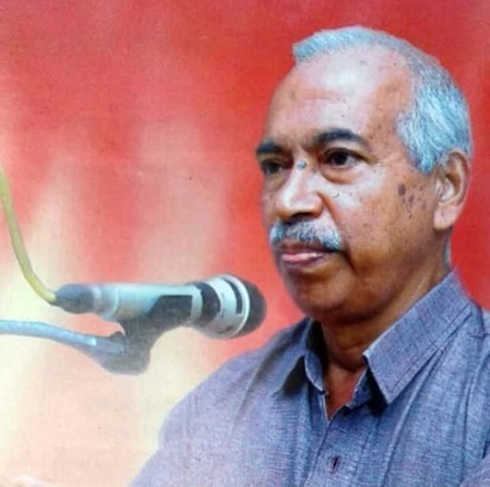 Independent candidate Kunjikrishnan filing complaint about bogus voters in Kerala polls Independent candidate Kunjikrishnan filing complaint about bogus voters in Kerala polls