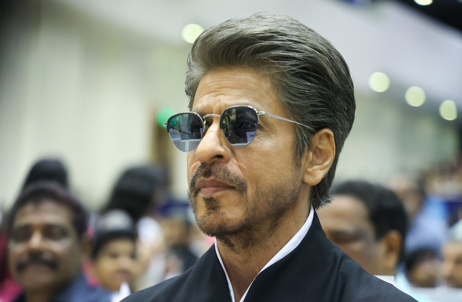 Allu Arjun Raaka first look poster praised by Shah Rukh Khan Allu Arjun Raaka first look poster praised by Shah Rukh Khan