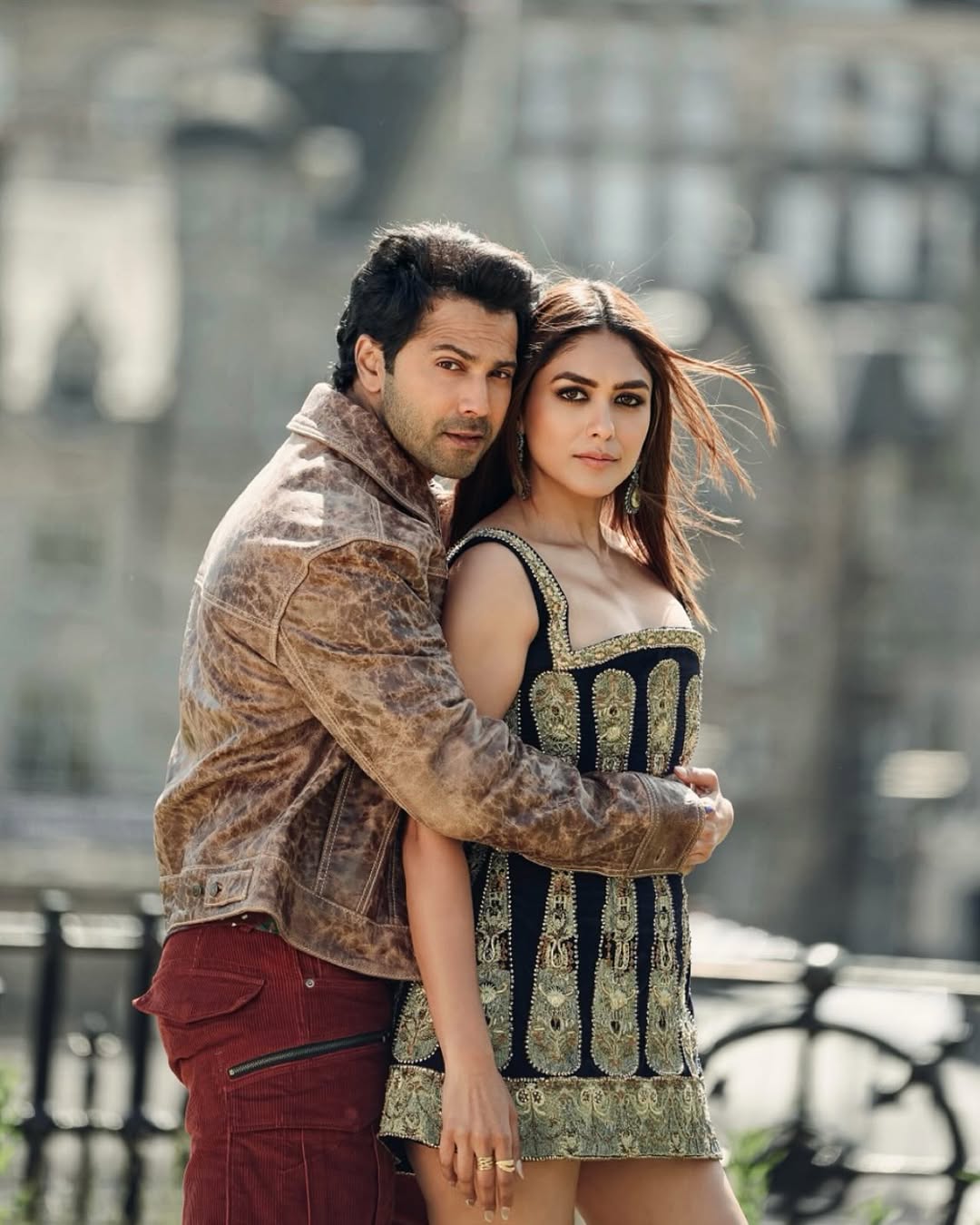 Varun Dhawan and Mrunal Thakur in a romantic still from Hai Jawani Toh Ishq Hona Hai Varun Dhawan and Mrunal Thakur in a romantic still from Hai Jawani Toh Ishq Hona Hai