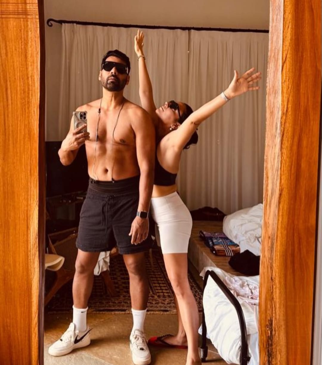 Shabir Ahluwalia and Kanchi Kaul playful mirror selfie Shabir Ahluwalia and Kanchi Kaul playful mirror selfie