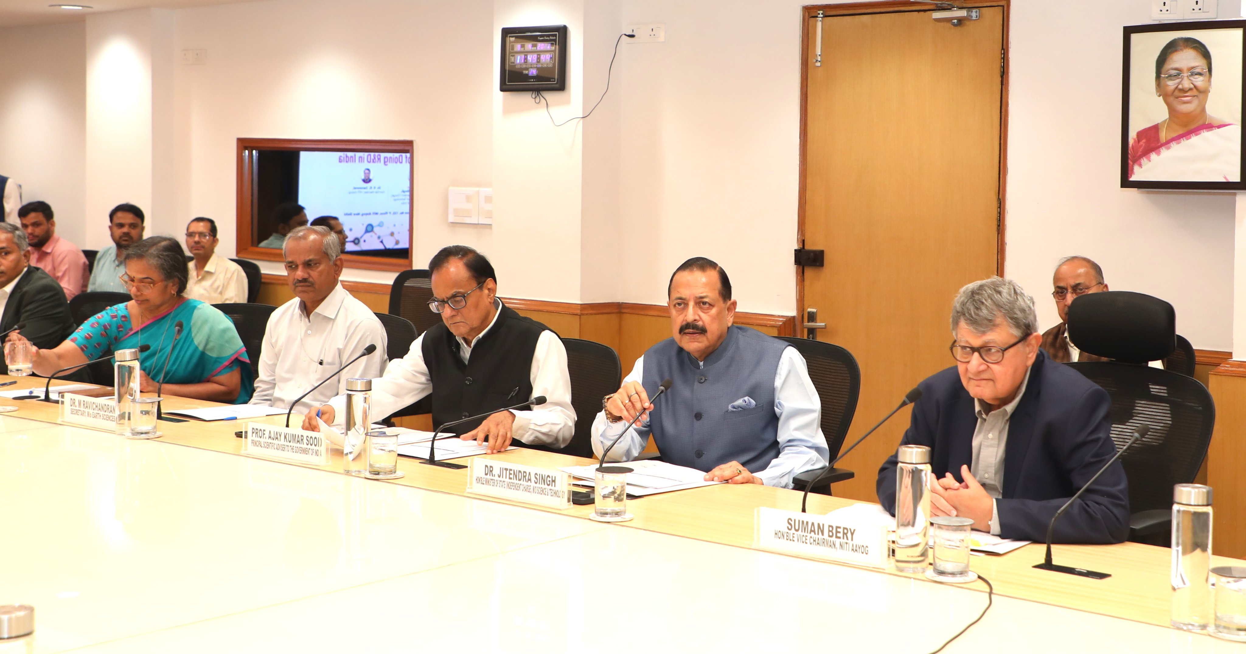 Dr Jitendra Singh discusses private sector role in innovation Dr Jitendra Singh discusses private sector role in innovation