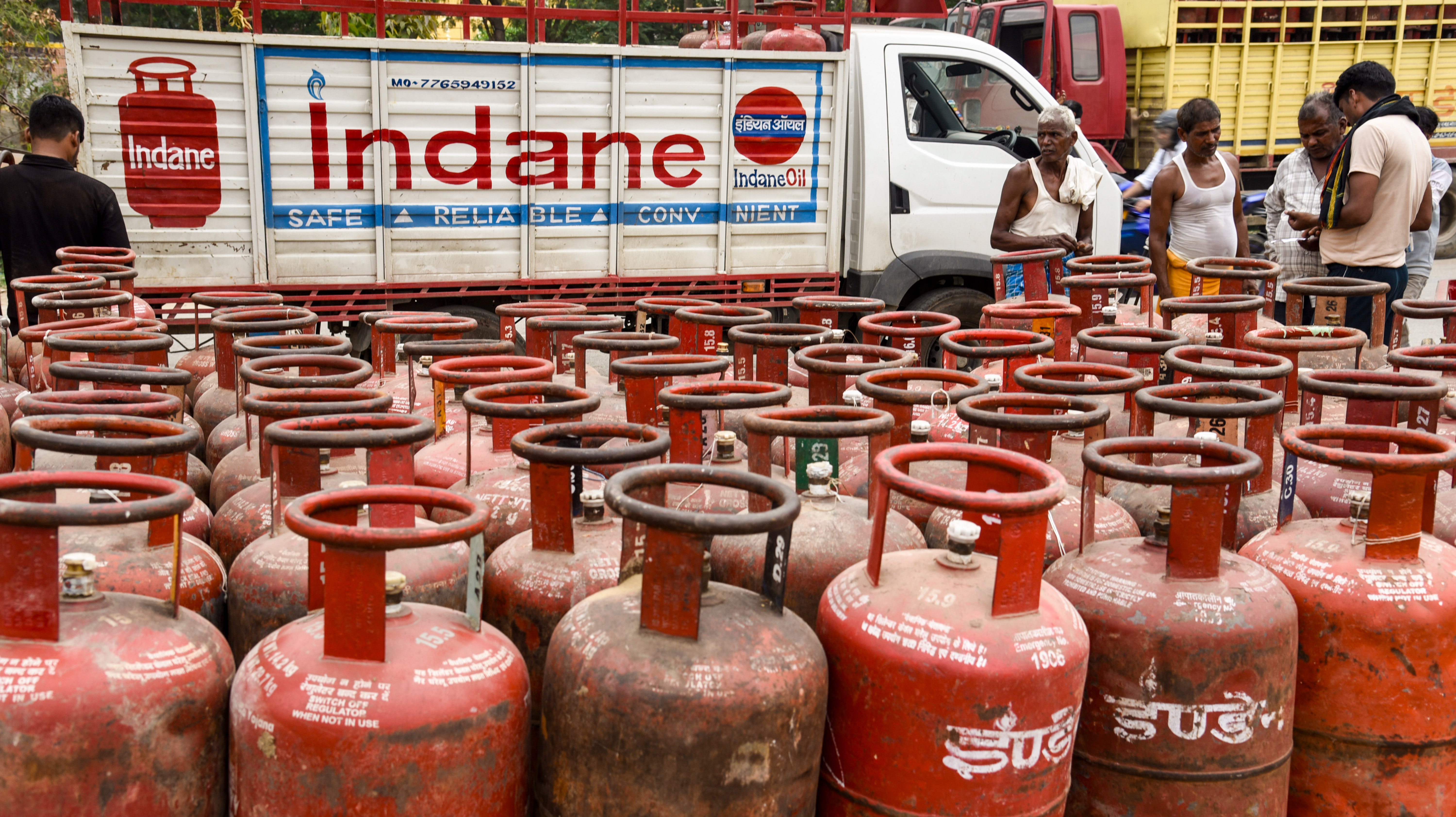 Government doubles 5-kg LPG cylinder quota for migrant labourers Government doubles 5-kg LPG cylinder quota for migrant labourers