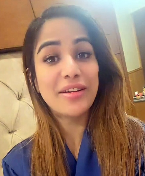 Poonam Pandey pregnancy prank April Fool baby bump photo Poonam Pandey pregnancy prank April Fool baby bump photo