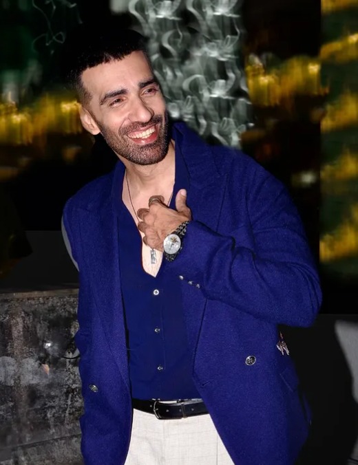 Avinash Tiwary and Medha Shankr in Ginny Wedss Sunny 2 song video Avinash Tiwary and Medha Shankr in Ginny Wedss Sunny 2 song video