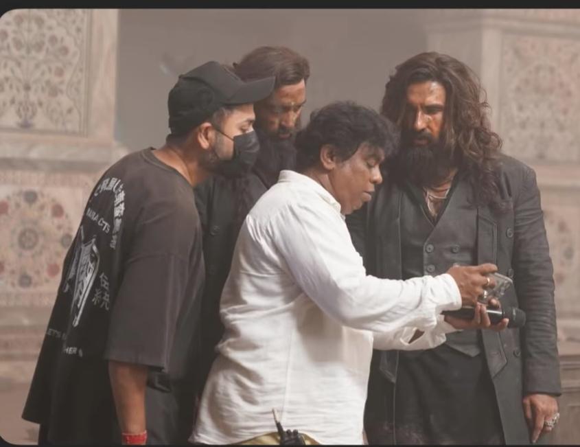 Ranveer Singh behind the scenes on Dhurandhar set with director Aditya Dhar Ranveer Singh behind the scenes on Dhurandhar set with director Aditya Dhar