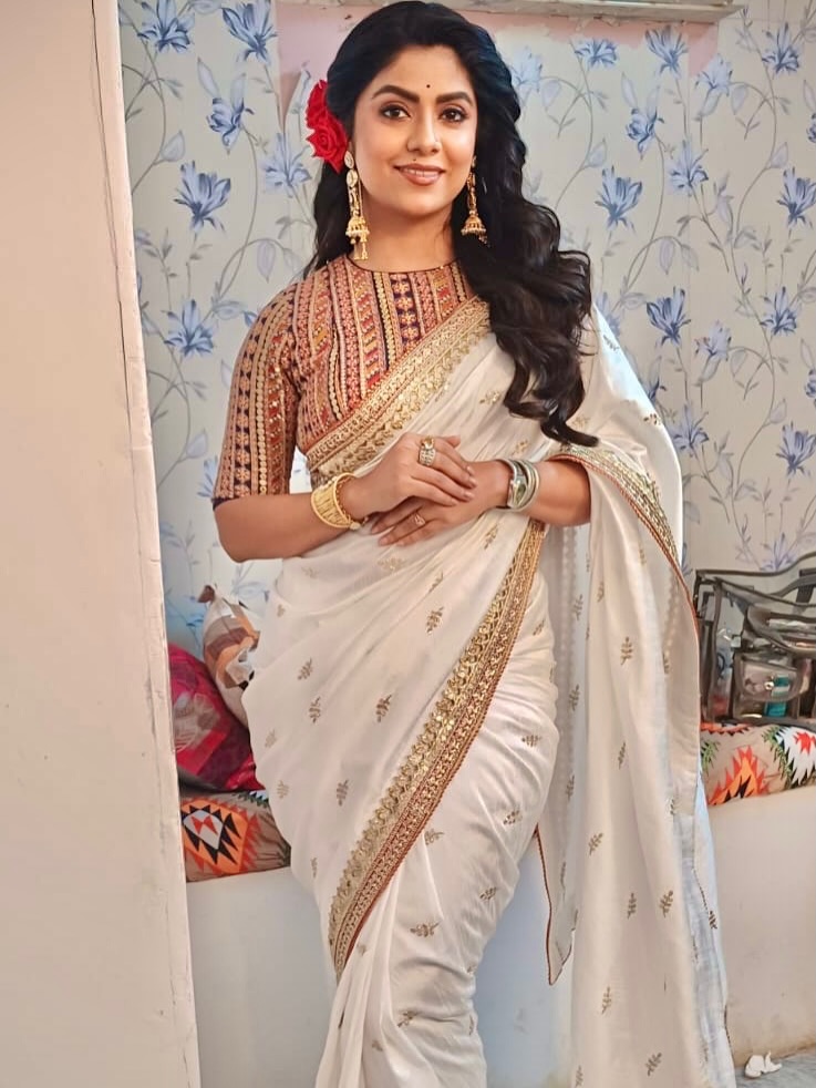 Sayantani Ghosh as Maya Deshmukh in a dramatic scene Sayantani Ghosh as Maya Deshmukh in a dramatic scene