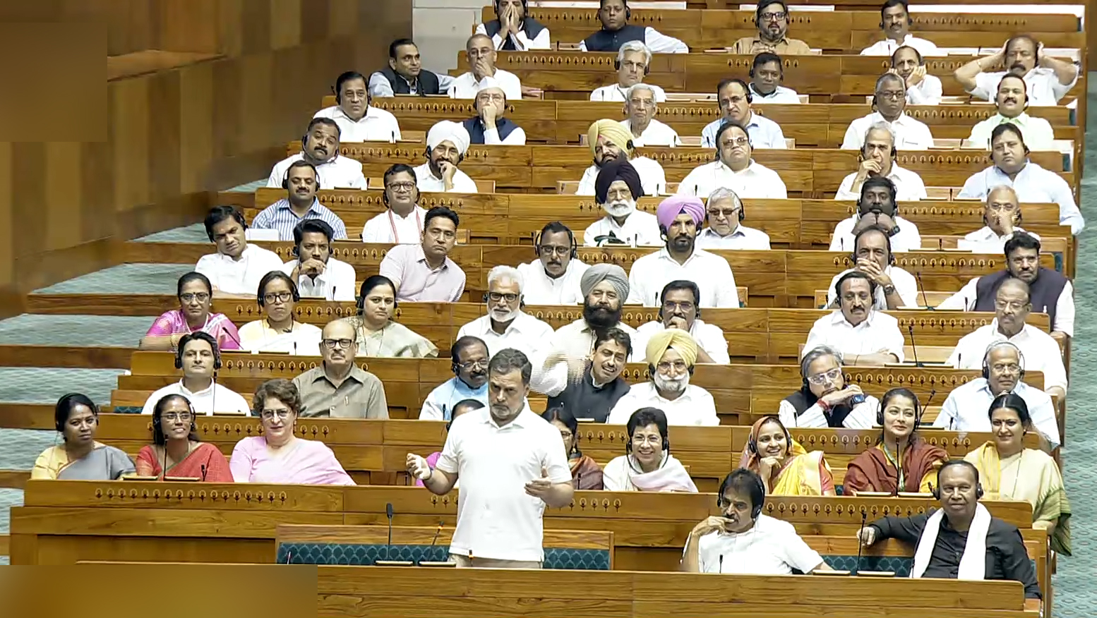Lok Sabha voting on women's reservation bill Lok Sabha voting on women's reservation bill