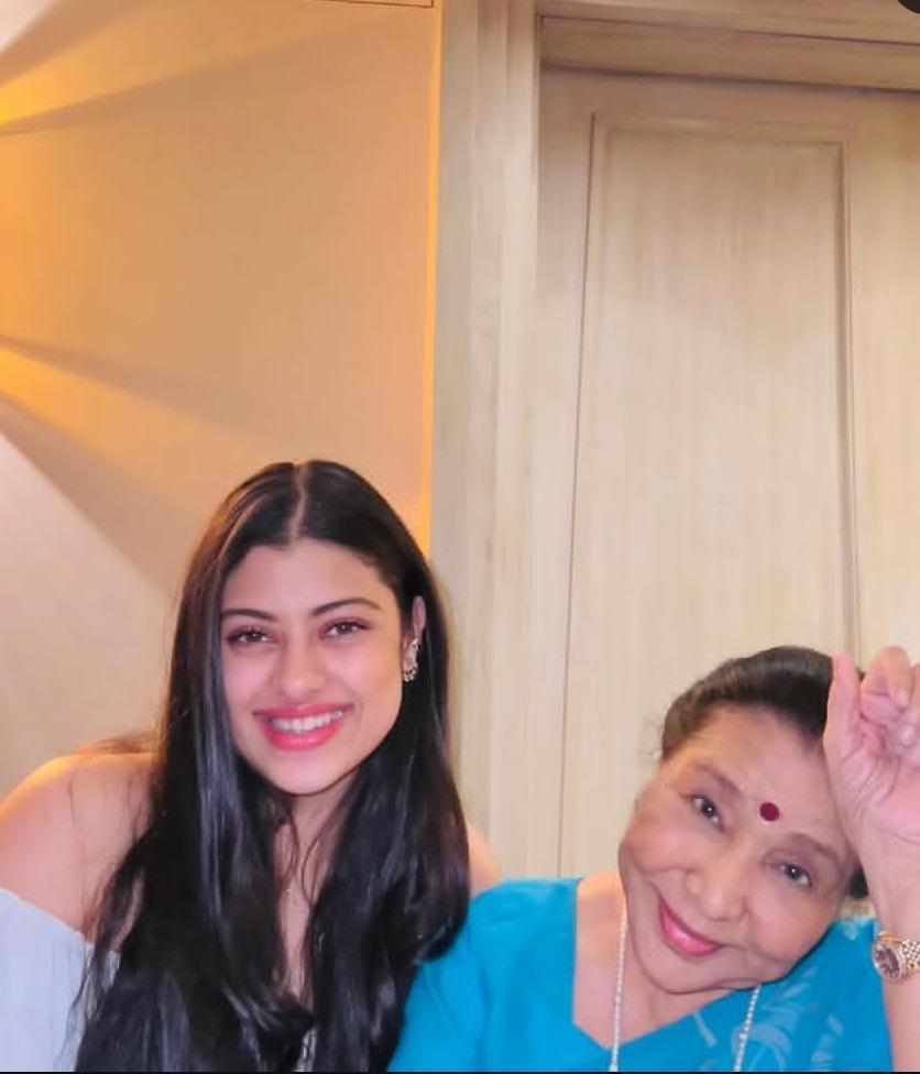 Zanai Bhosle and Asha Bhosle sharing emotional moment together Zanai Bhosle and Asha Bhosle sharing emotional moment together