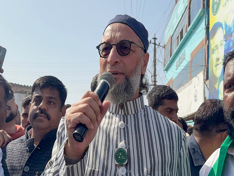 Owaisi seeks repatriation of Hyderabad man's body from Dubai Owaisi seeks repatriation of Hyderabad man's body from Dubai