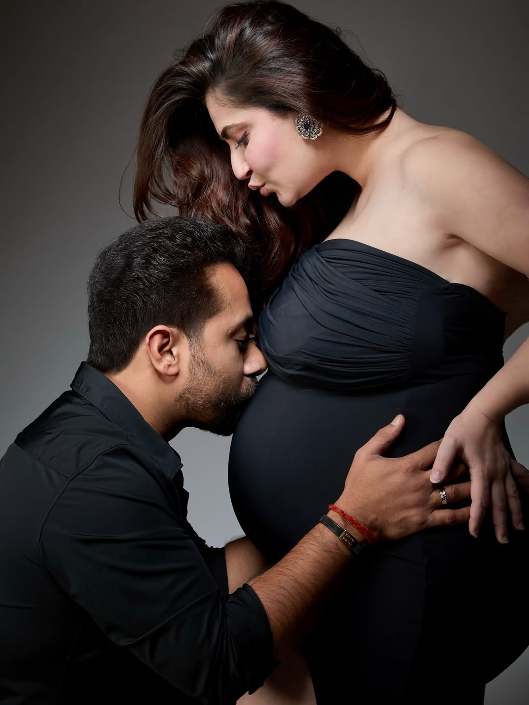 Abhishek Pathak and Shivaleeka Oberoi baby announcement photo Abhishek Pathak and Shivaleeka Oberoi baby announcement photo