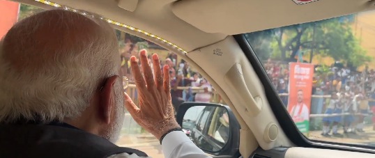 PM Modi addressing enthusiastic crowd at Asansol rally in West Bengal PM Modi addressing enthusiastic crowd at Asansol rally in West Bengal