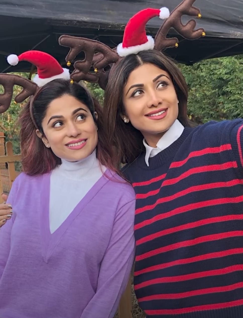Shilpa Shetty and Shamita Shetty sisters posing together Shilpa Shetty and Shamita Shetty sisters posing together