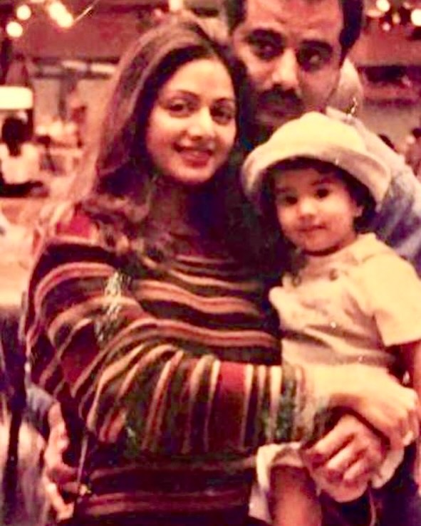 Boney Kapoor throwback photo of Sridevi holding baby Janhvi Boney Kapoor throwback photo of Sridevi holding baby Janhvi