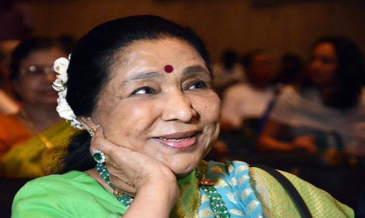 Asha Bhosle last rites and funeral procession at Shivaji Park Asha Bhosle last rites and funeral procession at Shivaji Park