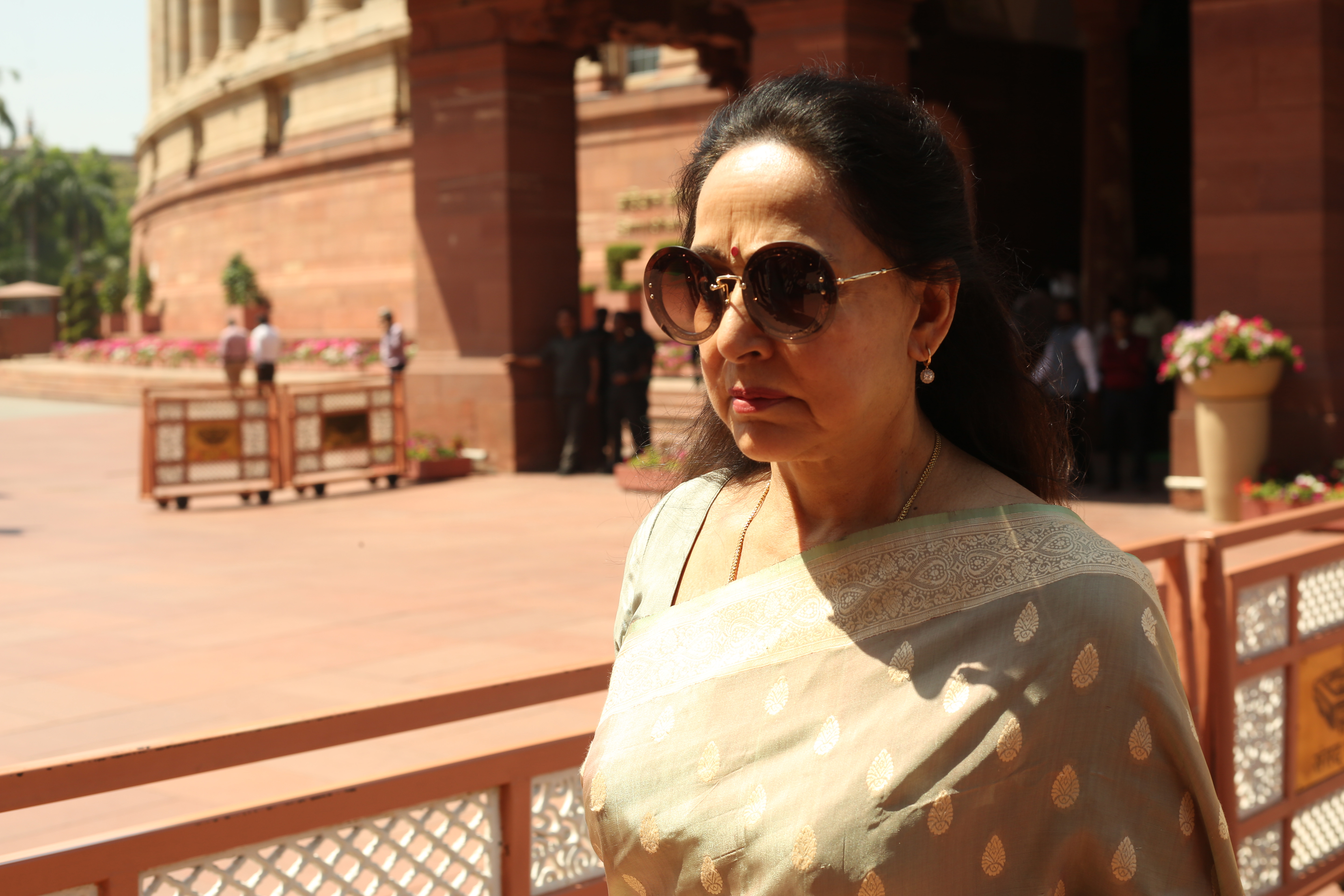 Hema Malini and Asha Bhosle Bollywood tribute Hema Malini and Asha Bhosle Bollywood tribute