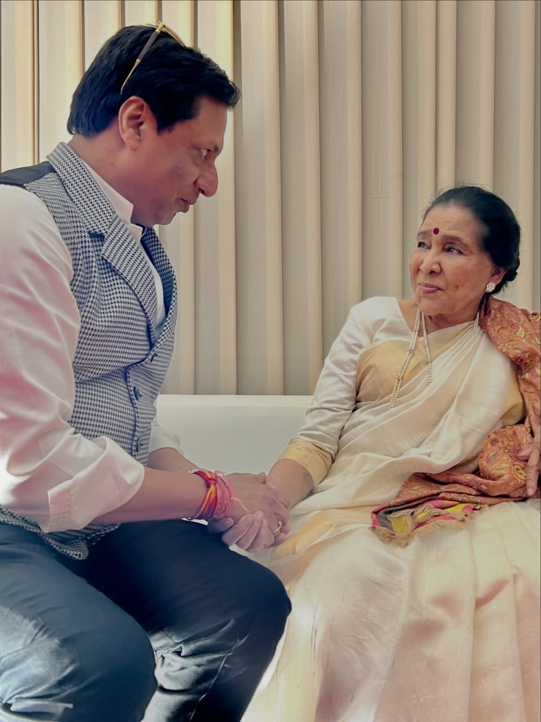 Madhur Bhandarkar and Asha Bhosle behind the scenes collaboration Madhur Bhandarkar and Asha Bhosle behind the scenes collaboration