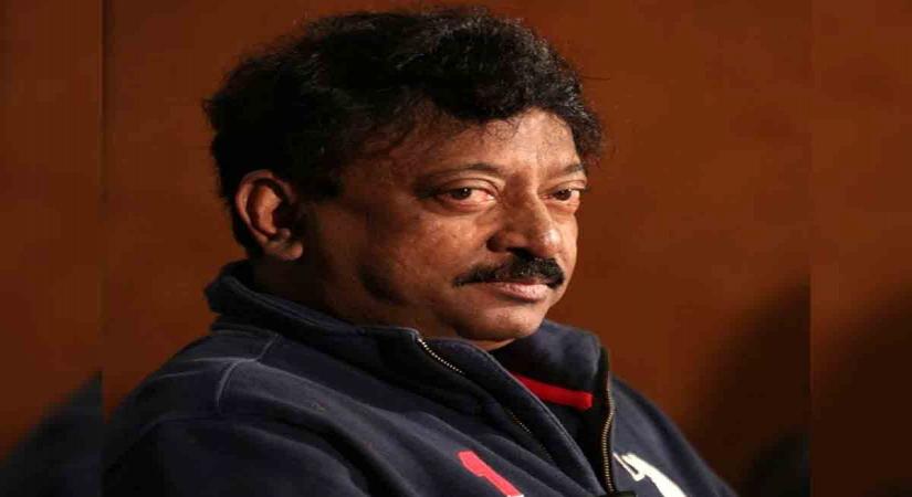 Asha Bhosle recording Rangeela Re song with RGV and team Asha Bhosle recording Rangeela Re song with RGV and team