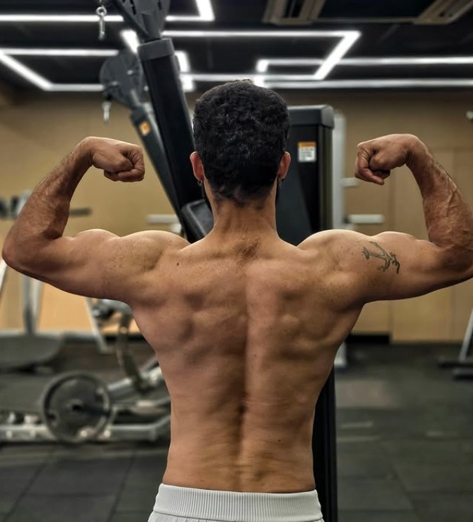 Jr NTR shows off muscular back in gym photo for Dragon film preparation Jr NTR shows off muscular back in gym photo for Dragon film preparation