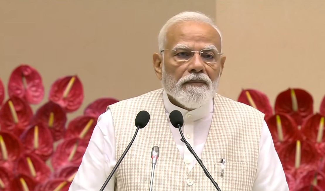 PM Modi speaking at Nari Shakti Sammelan about Nari Shakti Vandan Adhiniyam PM Modi speaking at Nari Shakti Sammelan about Nari Shakti Vandan Adhiniyam
