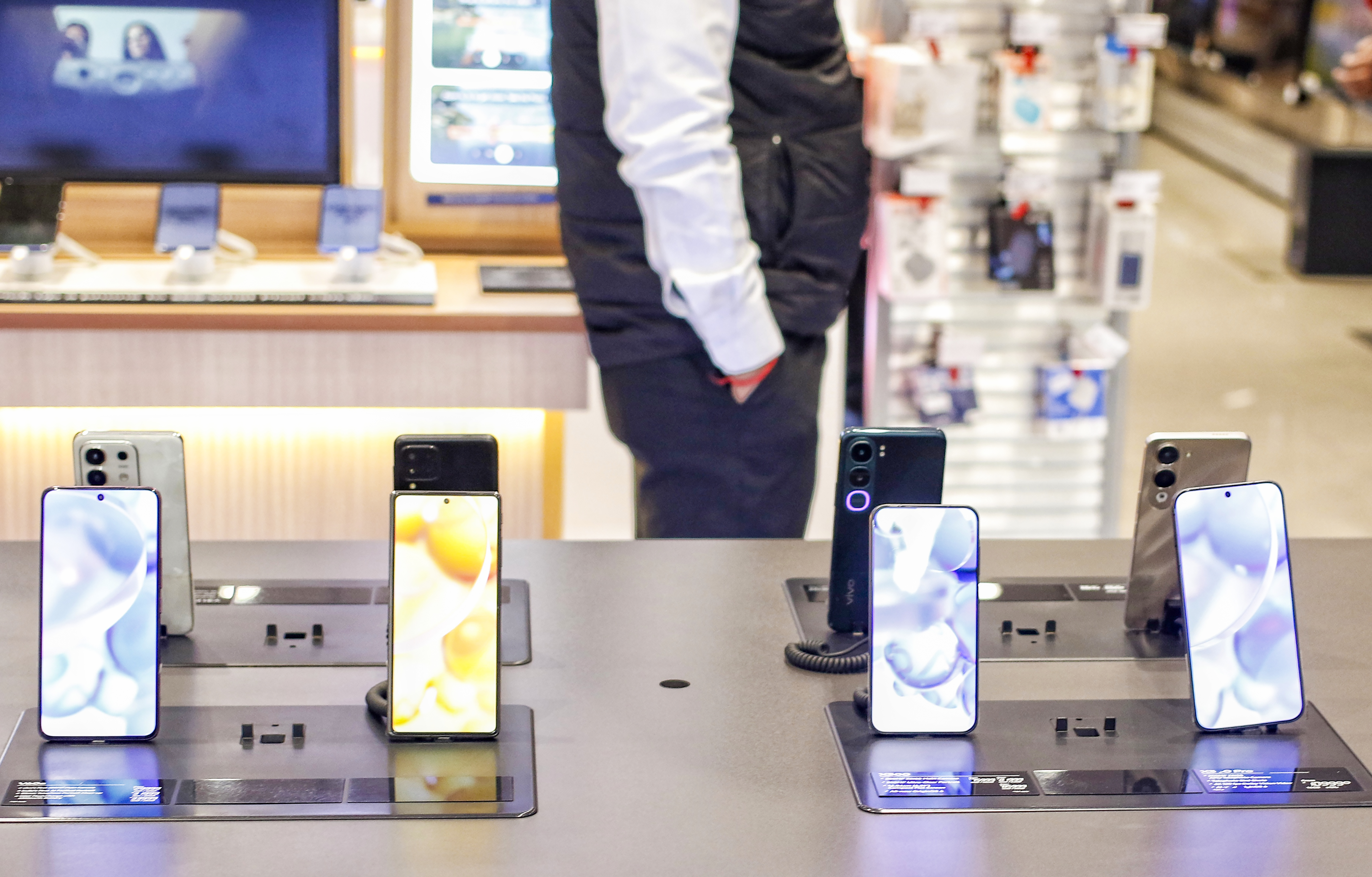 Memory price surge impact on India smartphone market segments Memory price surge impact on India smartphone market segments