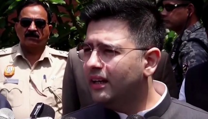 Raghav Chadha attack AAP alleging vendetta and intimidation Raghav Chadha attack AAP alleging vendetta and intimidation