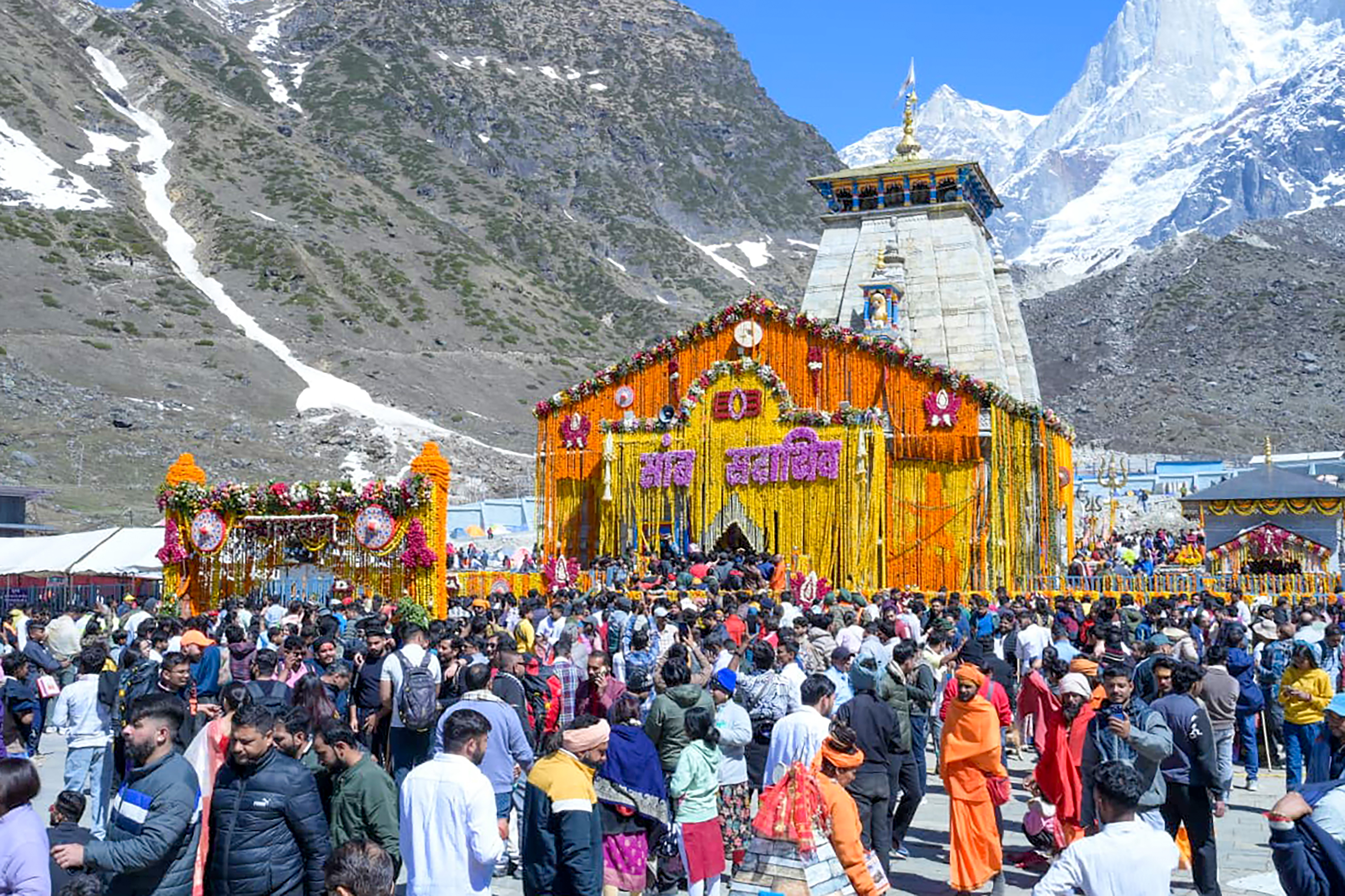 Char Dham Yatra devotees at Himalayan shrine in Uttarakhand Char Dham Yatra devotees at Himalayan shrine in Uttarakhand