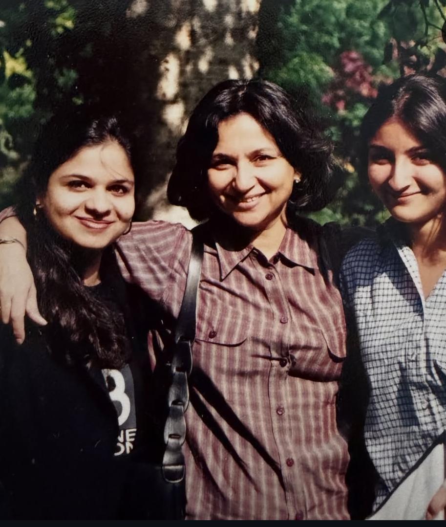 Soha Ali Khan's unseen childhood picture with Sharmila Tagore and sister Saba Soha Ali Khan's unseen childhood picture with Sharmila Tagore and sister Saba
