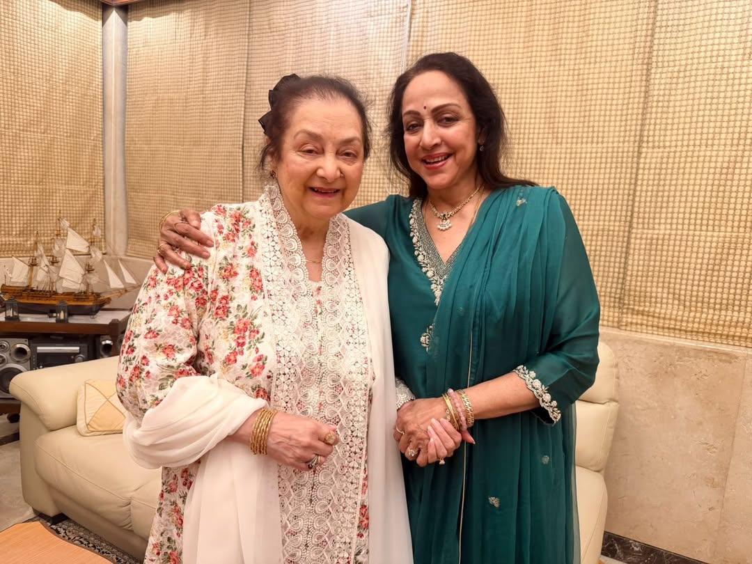 Saira Bano and Hema Malini meet again in a nostalgic Bollywood reunion Saira Bano and Hema Malini meet again in a nostalgic Bollywood reunion