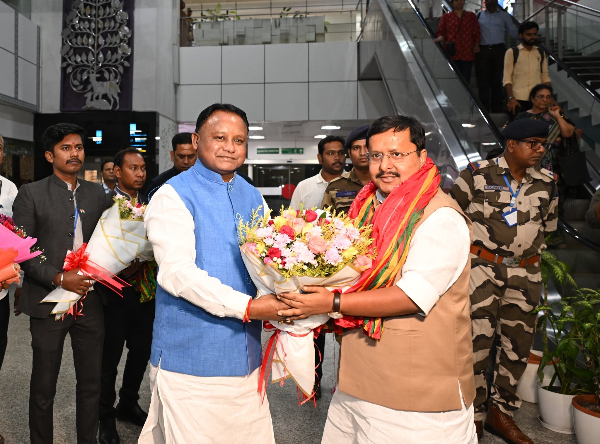 BJP President Nitin Nabin receives warm welcome in Bhubaneswar Odisha BJP President Nitin Nabin receives warm welcome in Bhubaneswar Odisha