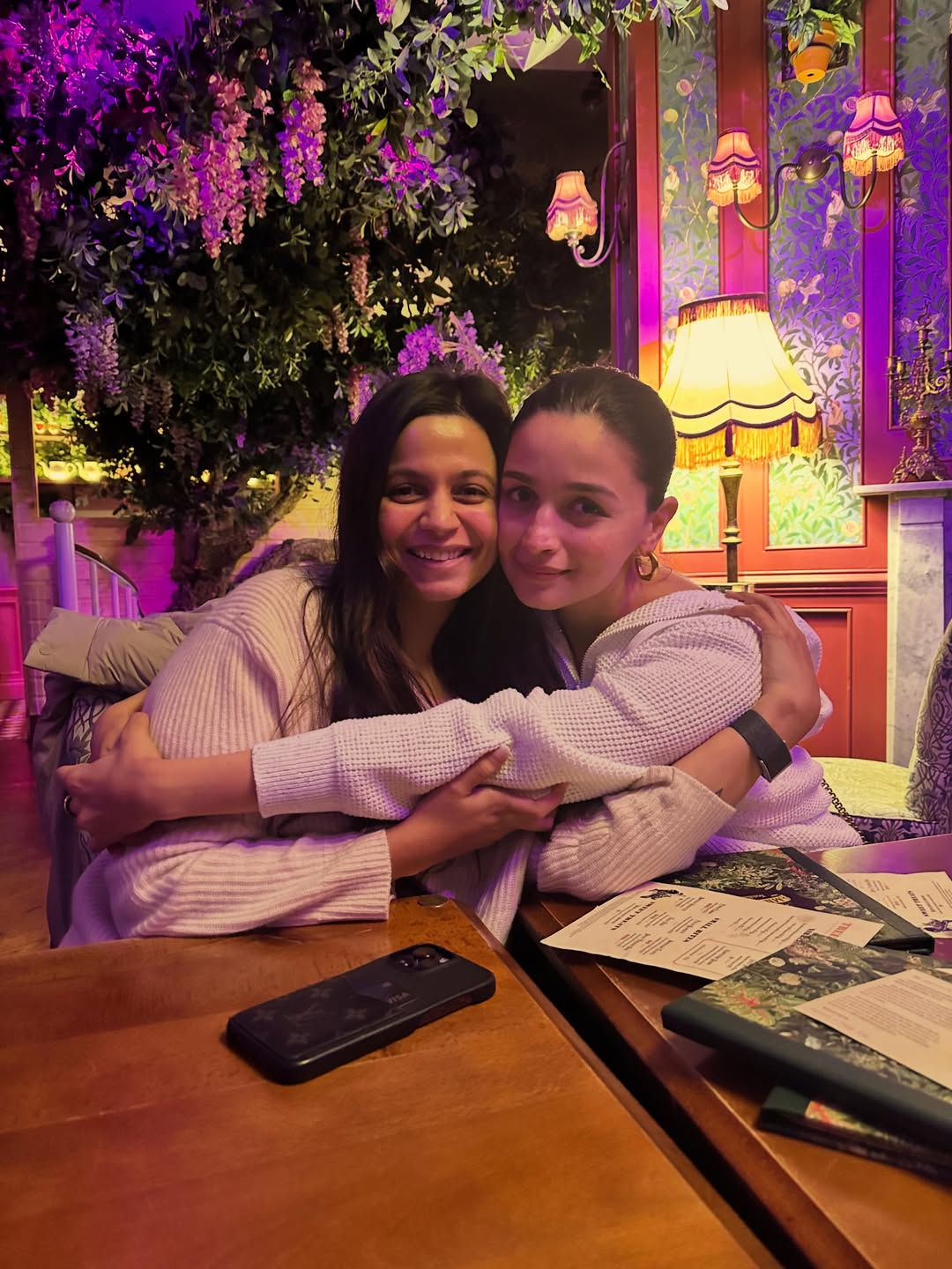 Soni Razdan thanks Alia Bhatt with a heartfelt Mother's Day post Soni Razdan thanks Alia Bhatt with a heartfelt Mother's Day post