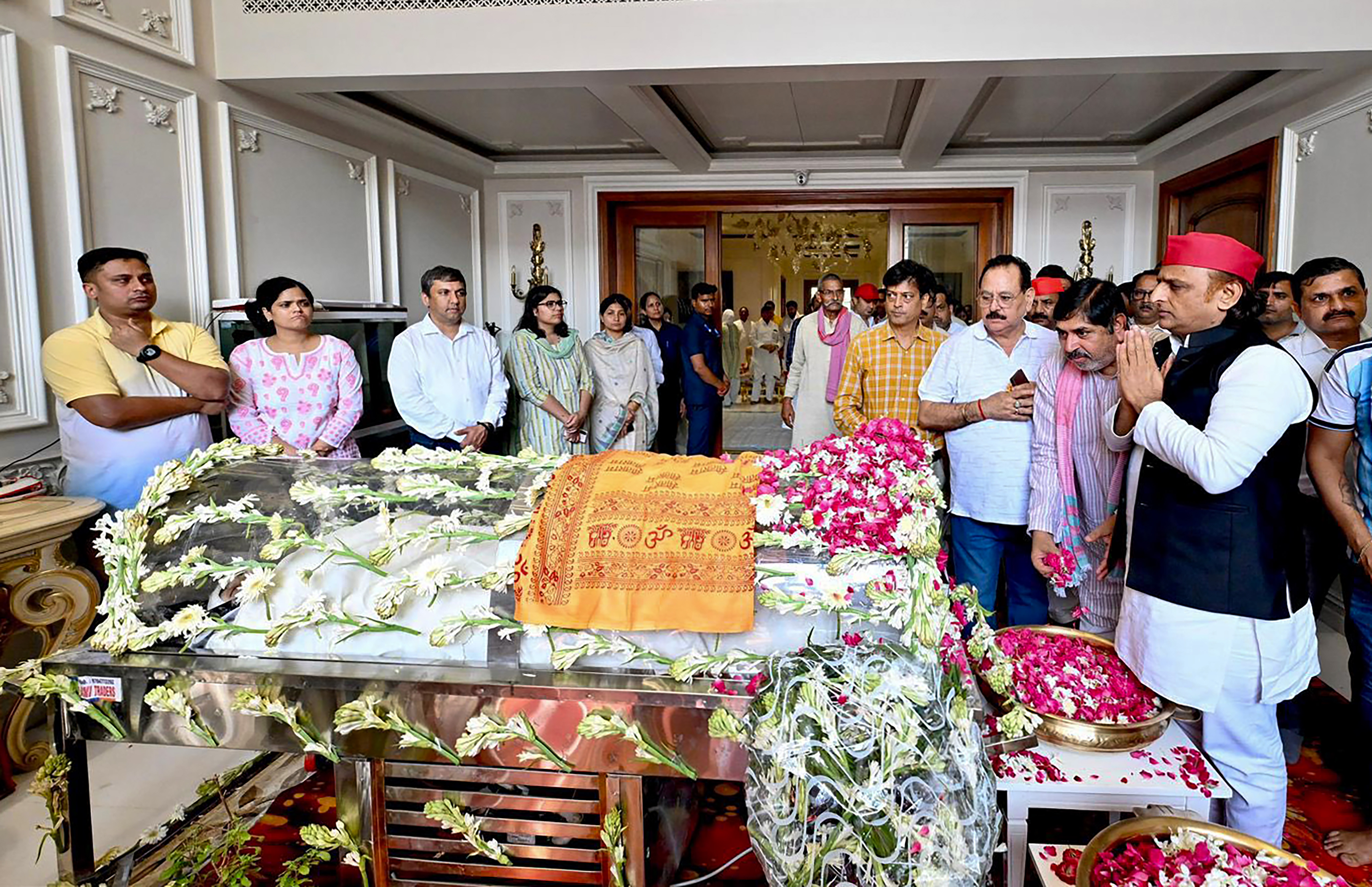 Mulayam Singh Yadav's son Prateek Yadav funeral procession in Lucknow Mulayam Singh Yadav's son Prateek Yadav funeral procession in Lucknow