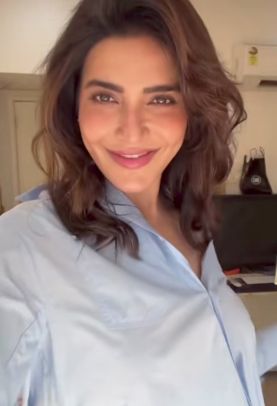 Karishma Tanna glowing in pregnancy video Karishma Tanna glowing in pregnancy video